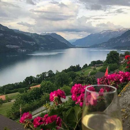 Traumhaftes Chalet Mit Seesicht Krattigen Kültér fotó