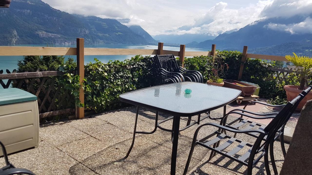 Traumhaftes Chalet Mit Seesicht Krattigen Kültér fotó