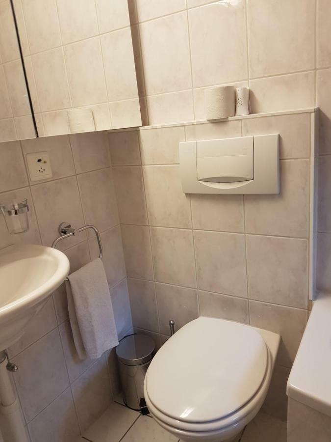Traumhaftes Chalet Mit Seesicht Krattigen Kültér fotó